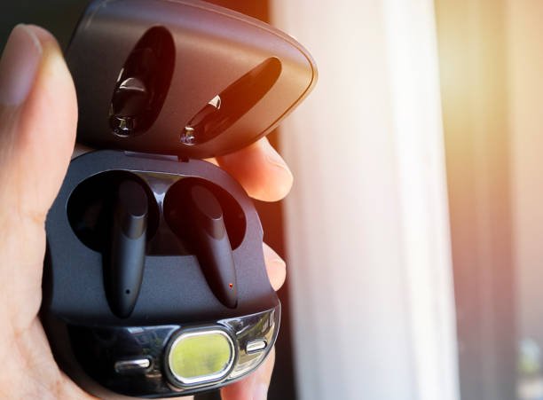 Long Battery Earbuds: Your Complete Guide to Extended Listening and High Performance