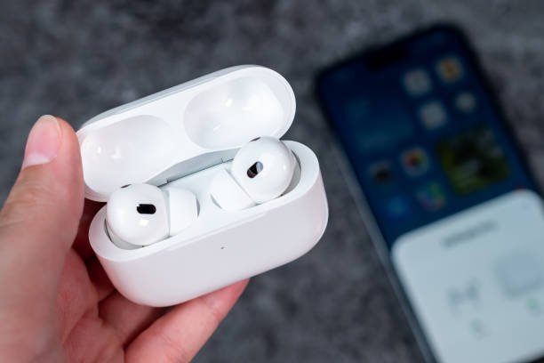 Wireless Earbuds with Longest Battery Life: Complete 2025 Guide